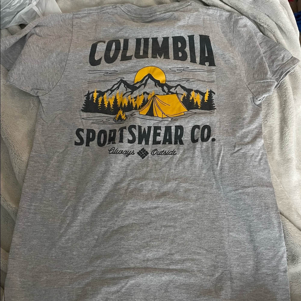 Columbia T-shirt